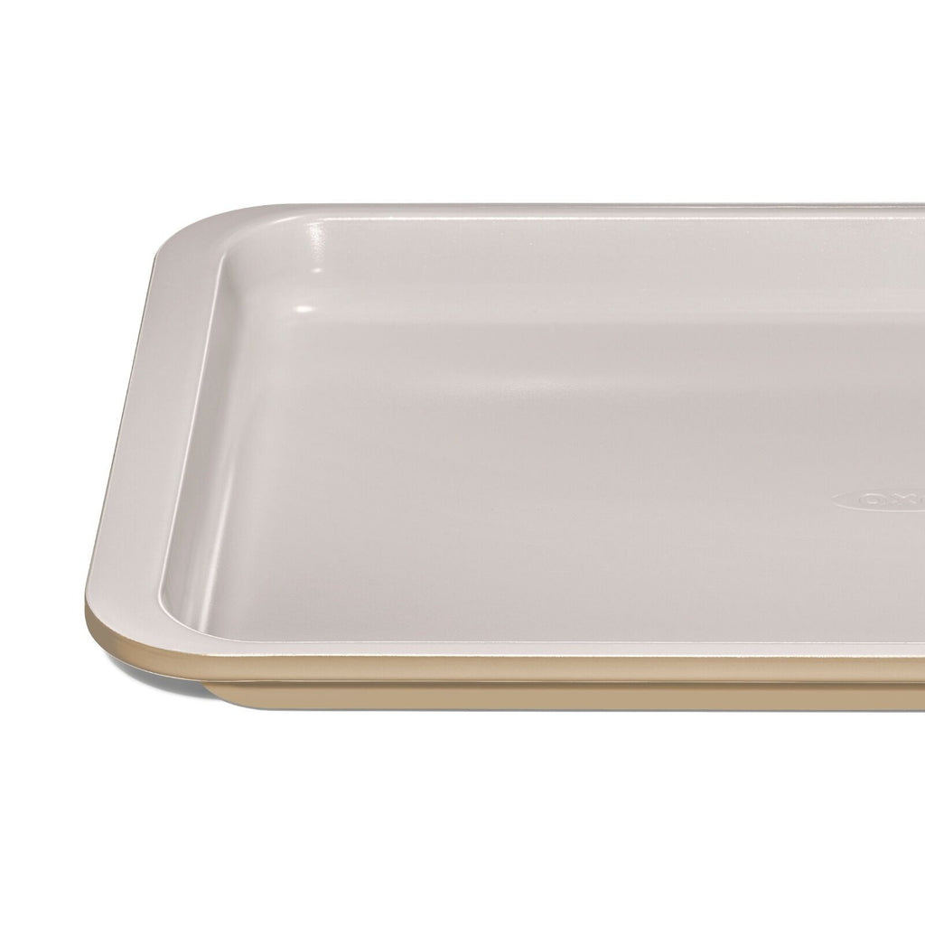non-stick-pro-ceramic-coated-metal-bakeware-jelly-roll-pan-u4 oxo_gg_11415700_jelly-roll-pan-biscuit_pdp_04.jpg