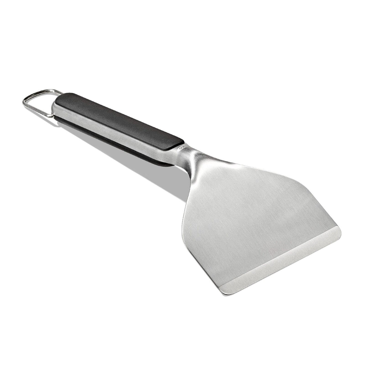 griddle-scraper-r3 oxo_griddle-scraper_apdp_00_main__1.jpeg