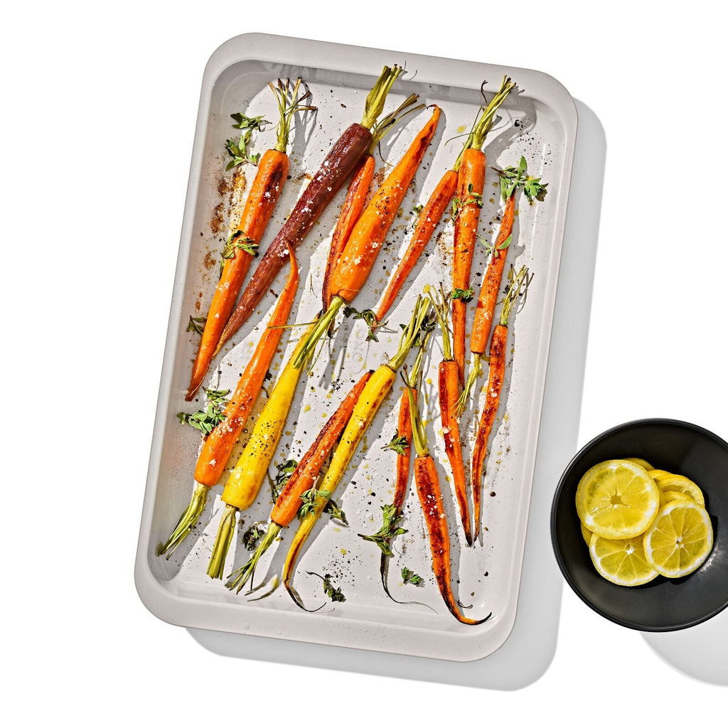 non-stick-pro-ceramic-coated-metal-bakeware-half-sheet-pan-y9 oxo_half-sheet-pan_pdp_01_1.jpg