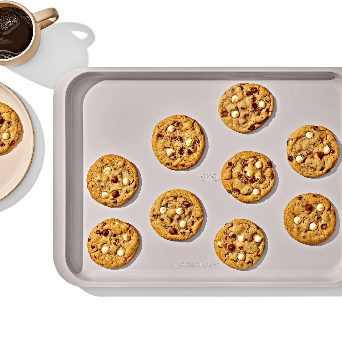 non-stick-pro-ceramic-coated-metal-bakeware-half-sheet-pan-y9 oxo_half-sheet-pan_pdp_03_1.jpg