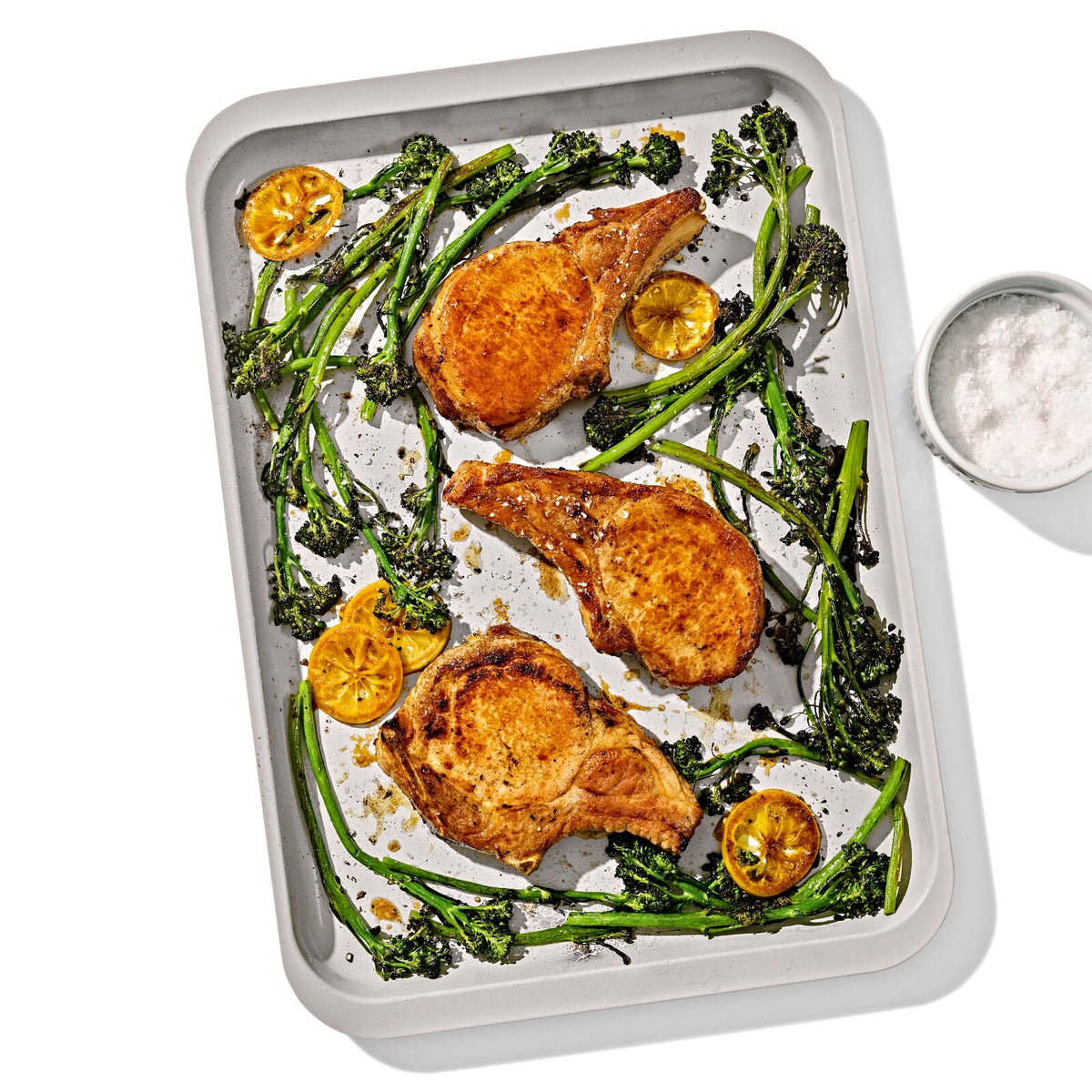 non-stick-pro-ceramic-coated-metal-bakeware-half-sheet-pan-y9 oxo_half-sheet-pan_pdp_04_1.jpg