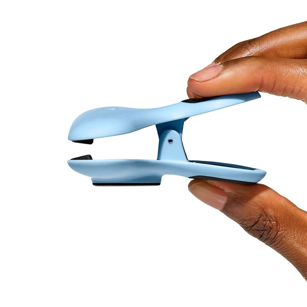 magnetic-heavy-duty-clips-4-piece-n7 oxo_heavy-duty_clips-13362600_013.jpg