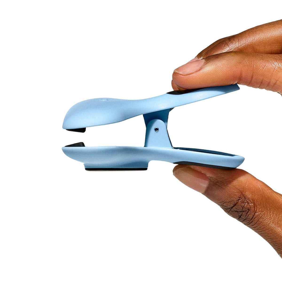 magnetic-heavy-duty-clips-4-piece-n7 oxo_heavy-duty_clips-13362600_013.jpg