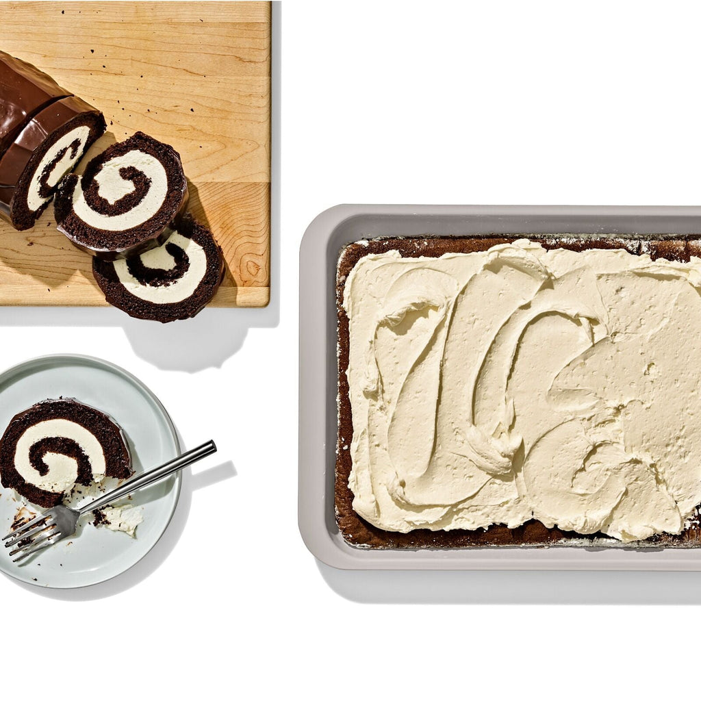 non-stick-pro-ceramic-coated-metal-bakeware-jelly-roll-pan-storm-blue-j9 oxo_jelly-roll-pan_pdp_01.jpg
