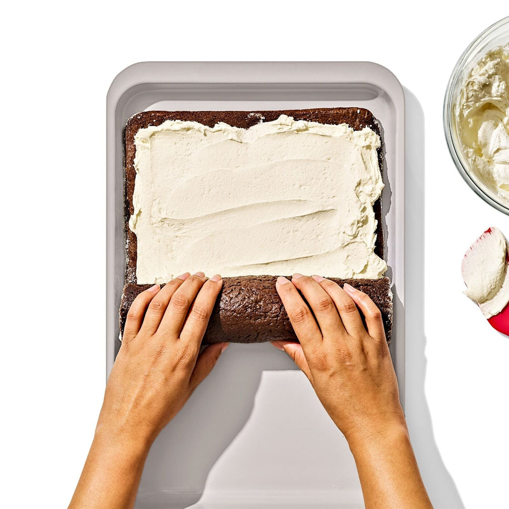 non-stick-pro-ceramic-coated-metal-bakeware-jelly-roll-pan-u4 oxo_jelly-roll-pan_pdp_03_1.jpg