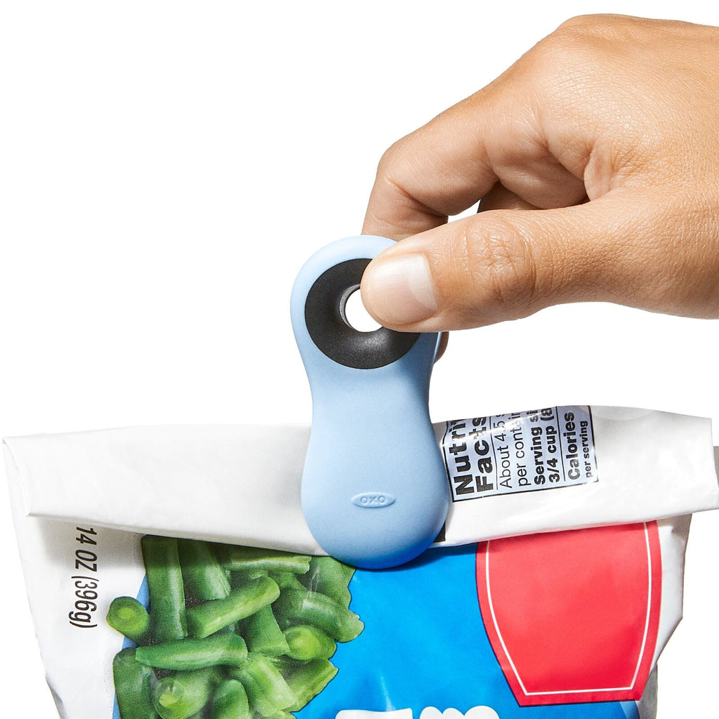 magnetic-all-purpose-clips-4-pack-assorted-colors-n0 oxo_magnetic_clips_set-13328400_017_1.jpg