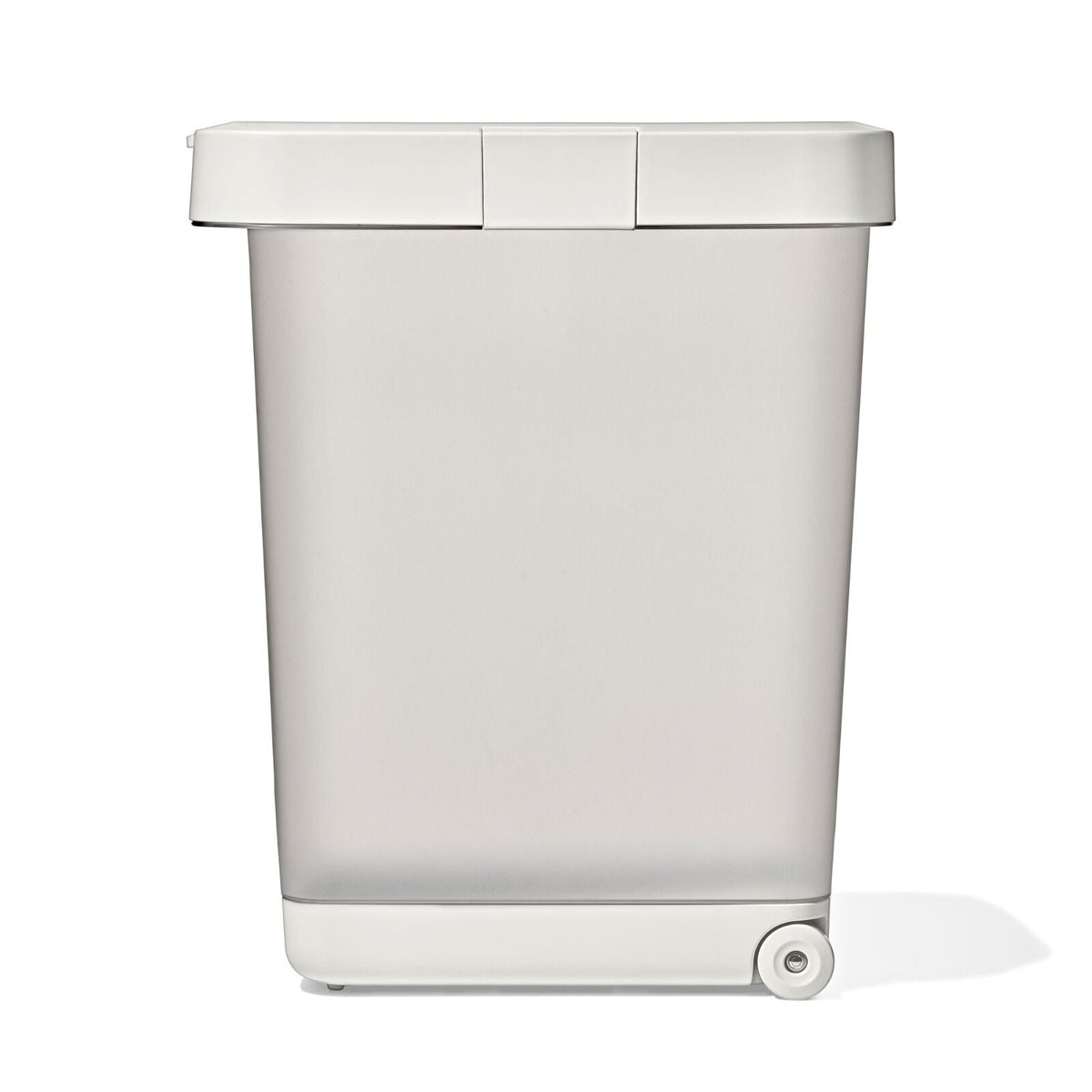 oxo-pet-airtight-food-container-with-scoop-extra-large-o3 pet_7301600_airtight-food-container-extra-large_pdp_07.jpeg