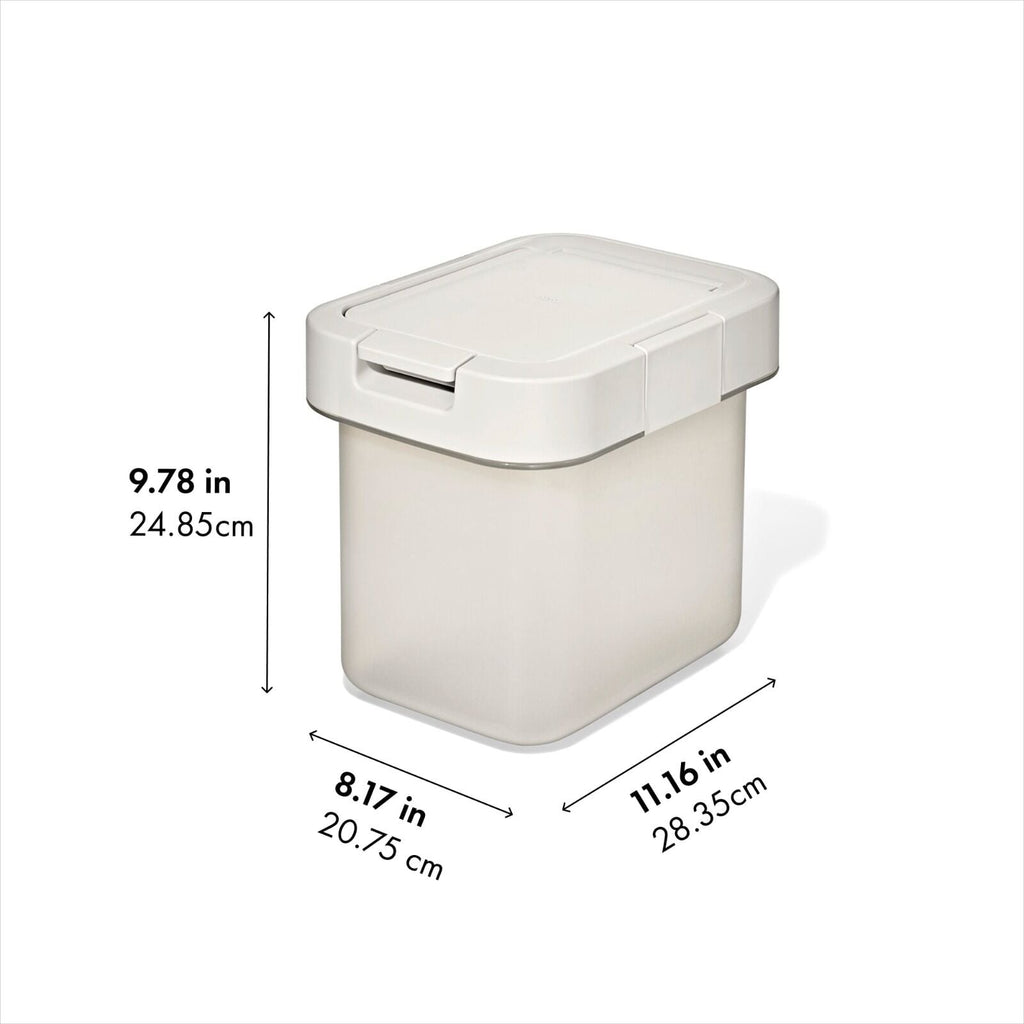 oxo-pet-airtight-food-container-with-scoop-small-d3 pet_7301700_airtight-food-container-small_apdp_01_dim.jpg