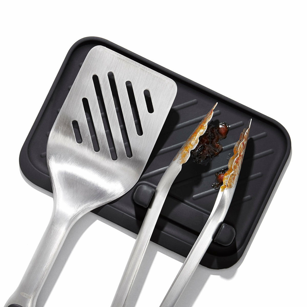 oxo-good-grips-grilling-turner-and-tongs-set-e5 sw_21185800_050620_1_rgb_1_.jpg