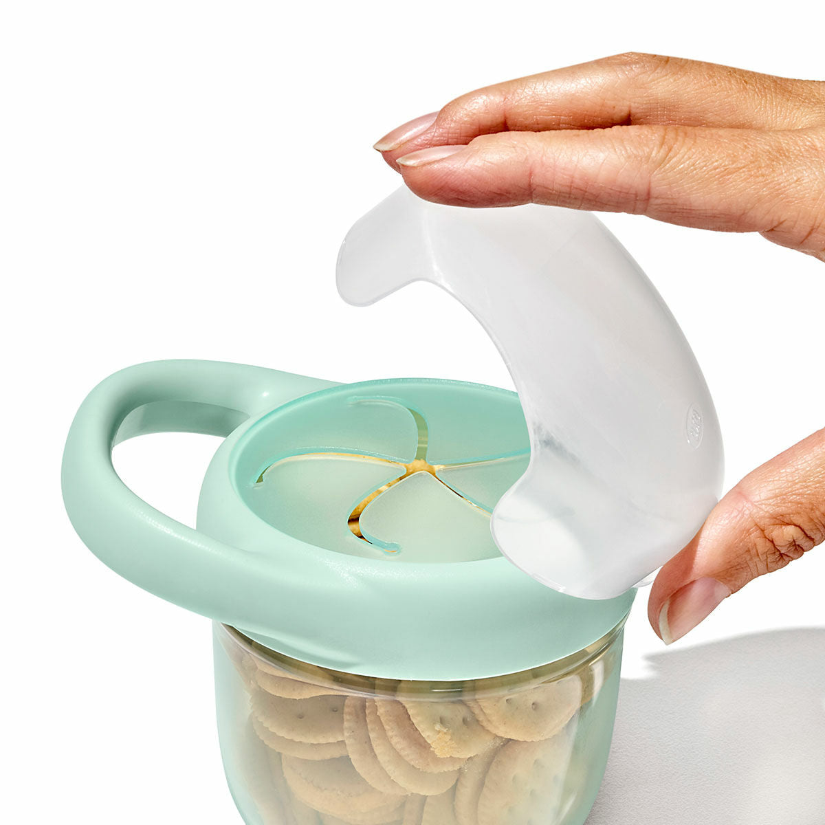 tot-snack-cup-with-lid-2-pack-k3 tot_61167200_snackcupwlid-opalblossom_05_1.jpg