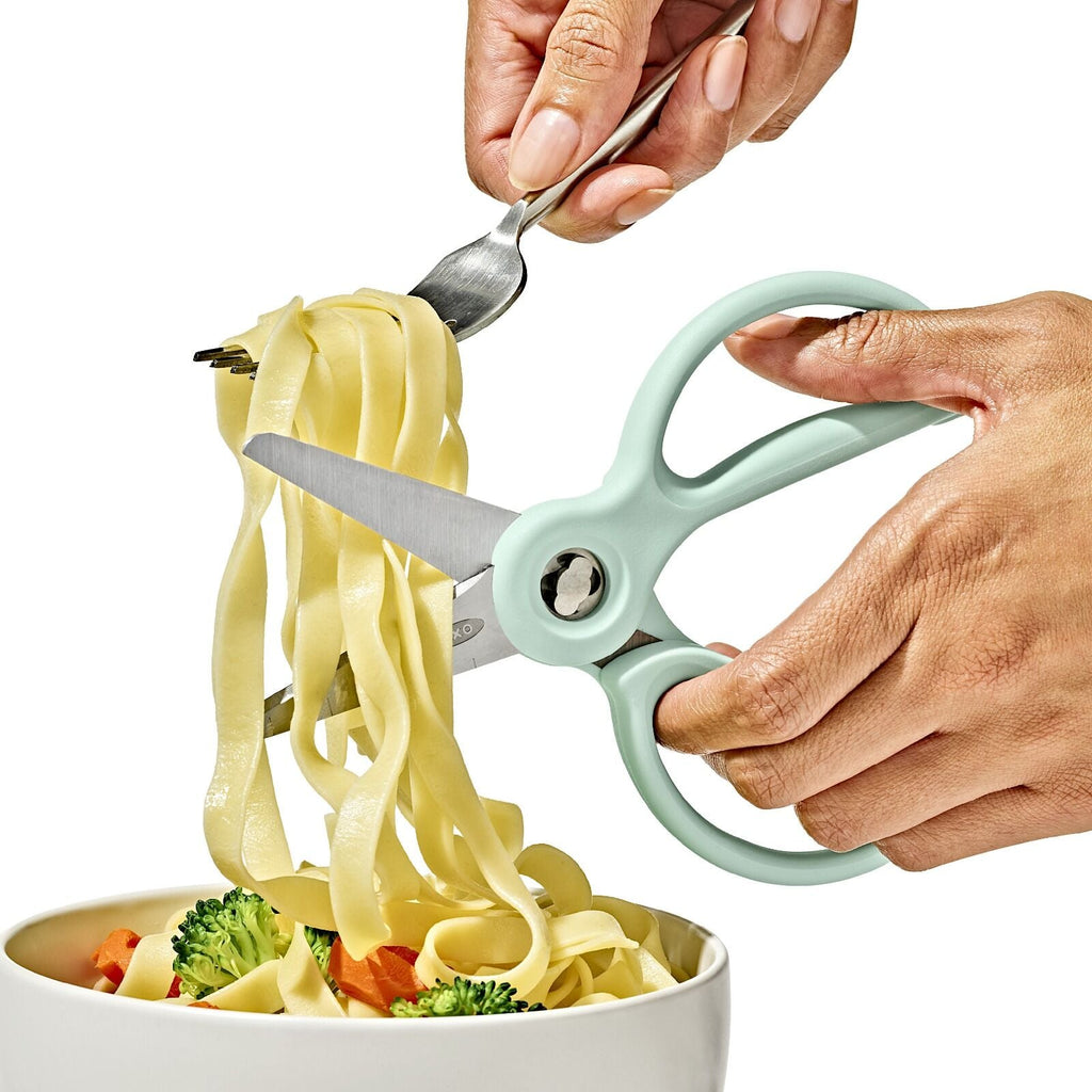 on-the-go-food-scissors-with-case-q7 tot_61176600_baby-food-scissors-opal_pdp_01.jpeg