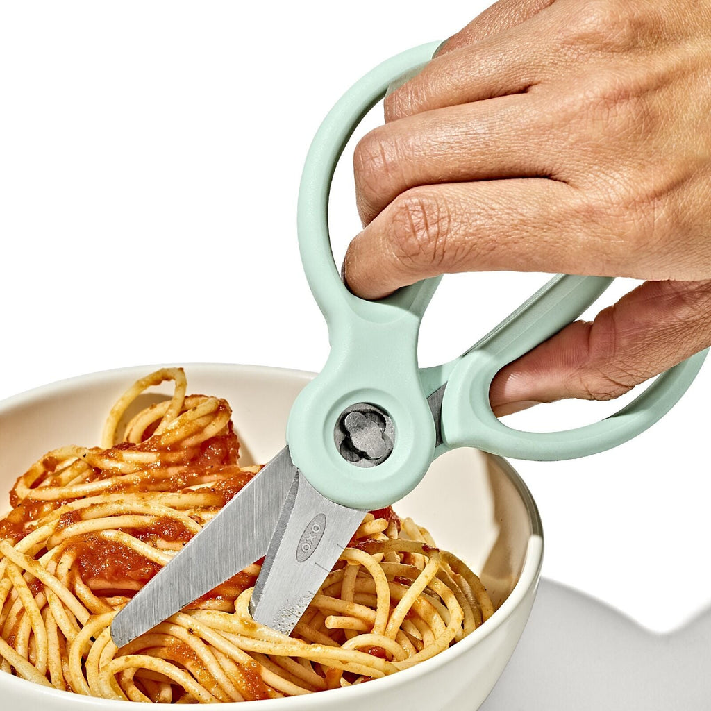 on-the-go-food-scissors-with-case-q7 tot_61176600_baby-food-scissors-opal_pdp_04.jpeg