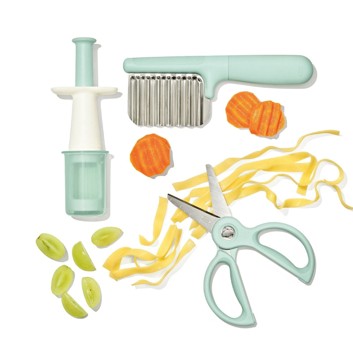 cut-and-prep-set-3-piece-e5 tot_61176700_baby-food-prep-set_pdp_01.jpeg