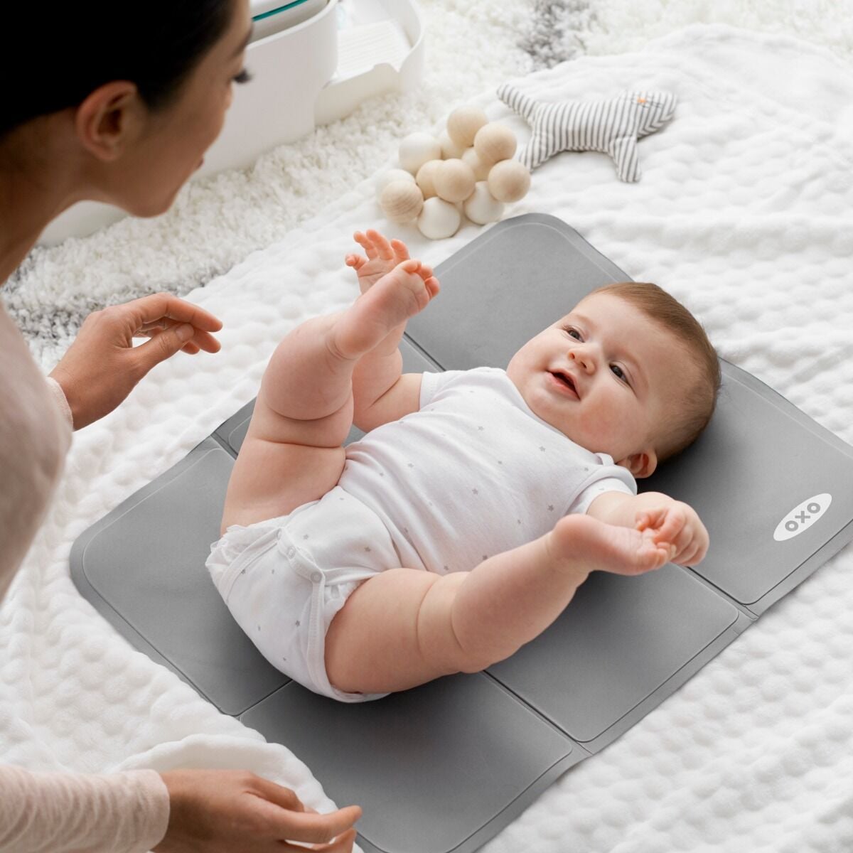 diaper-caddy-with-changing-mat-w6 tot_63135900_9a.jpg