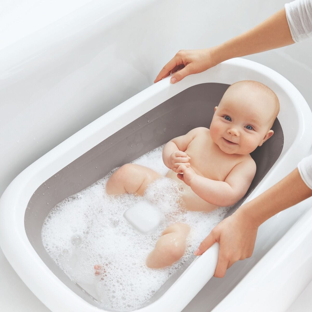 splash-and-store-bathtub-y9 tot_63142700_4g.jpg
